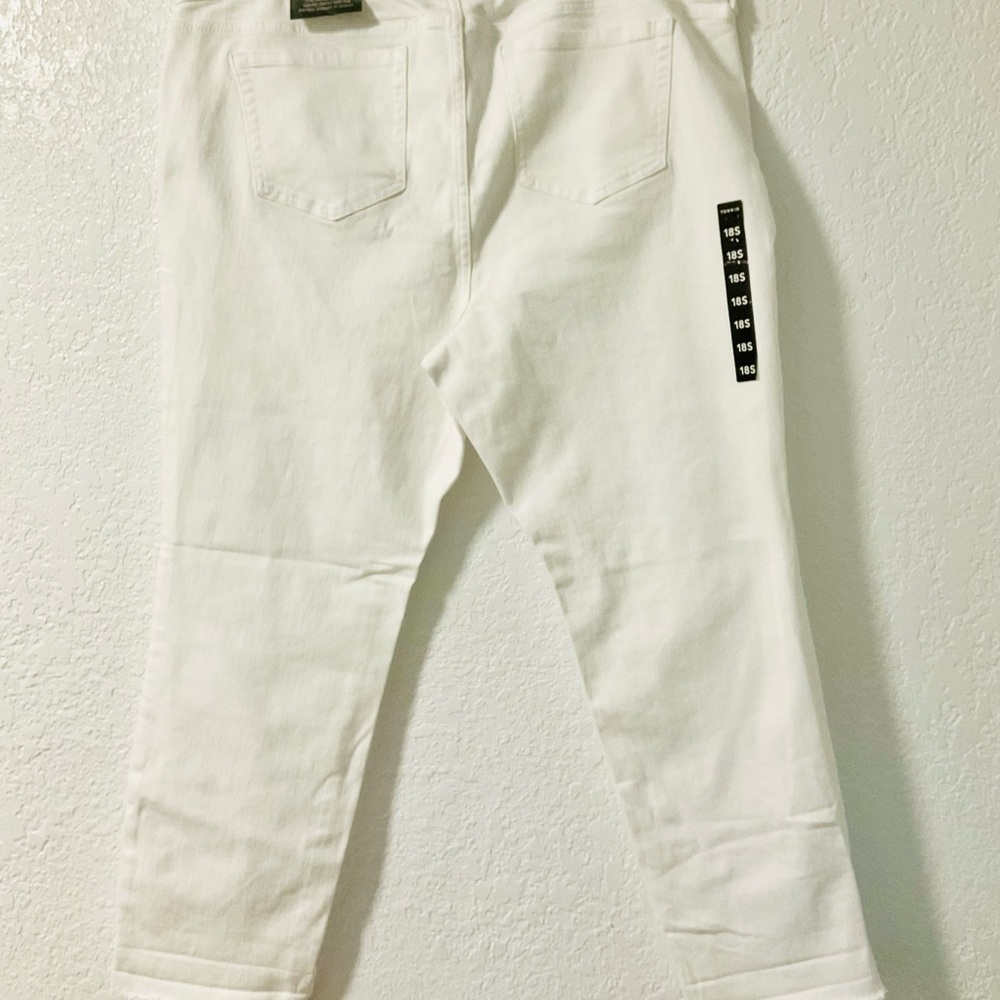 Torrid Vintage Stretch White Classic Boyfriend Mid-rise Jeans